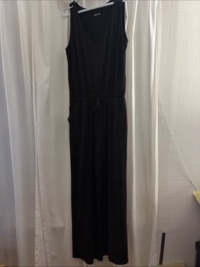 Black Sleeveless V-Neck jumpsuit romper